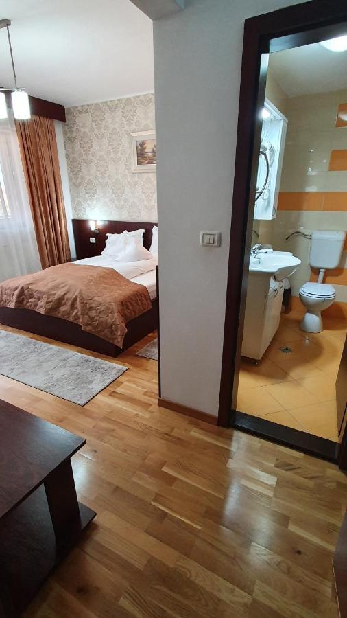 Pensiunea Select Arad Exterior foto