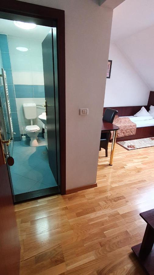 Pensiunea Select Arad Exterior foto