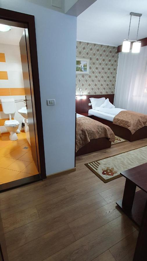 Pensiunea Select Arad Exterior foto
