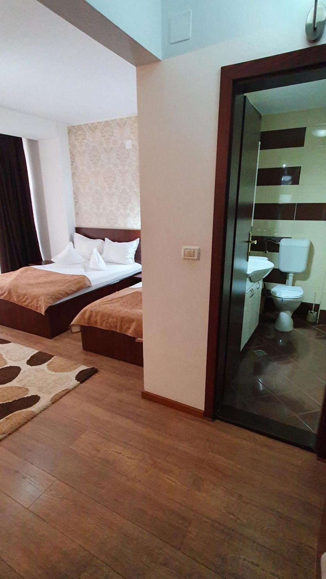 Pensiunea Select Arad Exterior foto