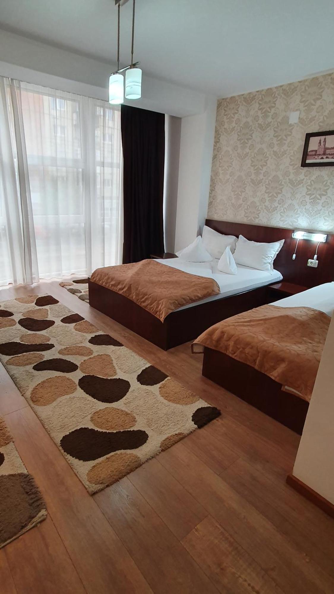 Pensiunea Select Arad Exterior foto
